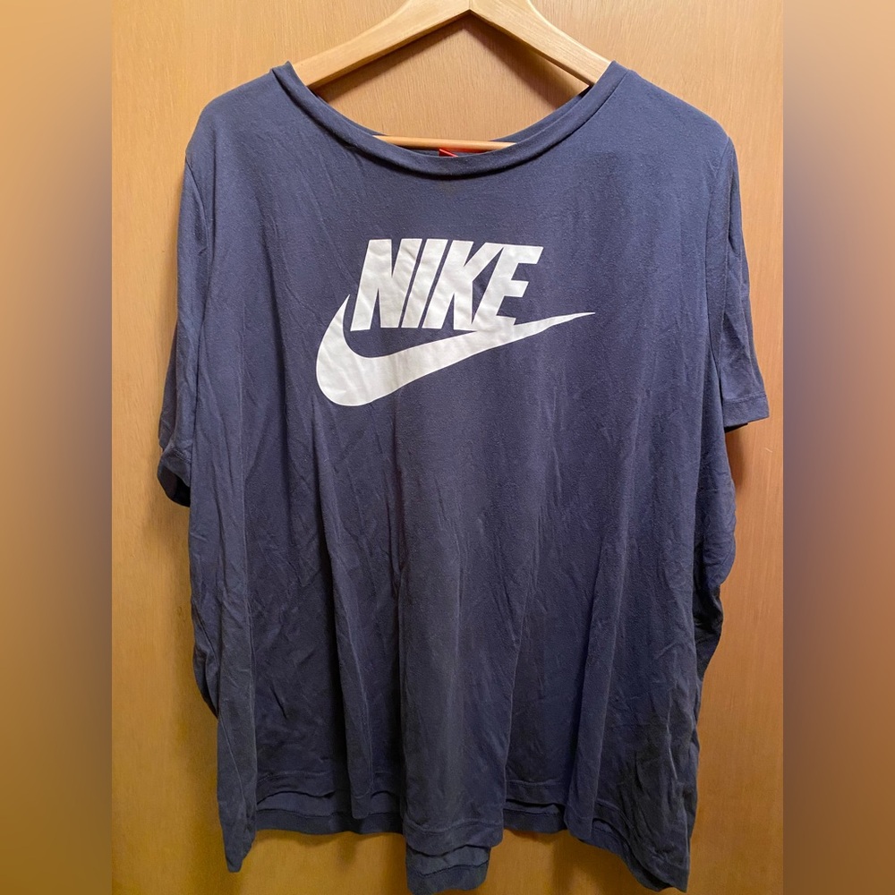 Nike women’s plus size short sleeve T shirt size 3X